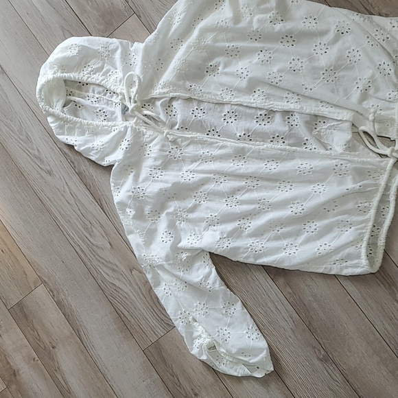 Tempo Paris White Eyelet Cotton Cover Up Jacket - Picture 3 of 9